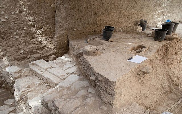 June 2018 excavations at the Givati Parking Lot site in the City of David of an Abbasid period layer. (Eliyahu Yanai, City of David Archives)