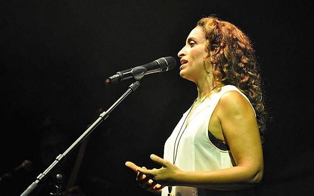 Achinoam Nini singing in Nuremberg, Germany in 2014. (Rs-foto/Wikimedia Commons via JTA)