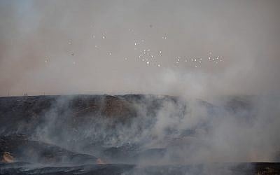 View of a fire at a nature reserve caused from kites flown by Palestinian protesters, near the border with the Gaza Strip, June 5, 2018. (Yonatan Sindel/Flash90)