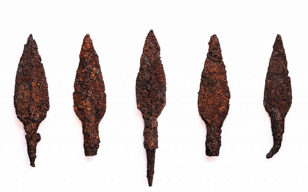 First Temple iron arrowheads from Tel Lachish, on show at the Armstrong Auditorium in Edmond, Oklahoma, June 2018. (Courtesy Israel Antiquities Authority, Photo: Reese Zoellner/Watch Jerusalem)