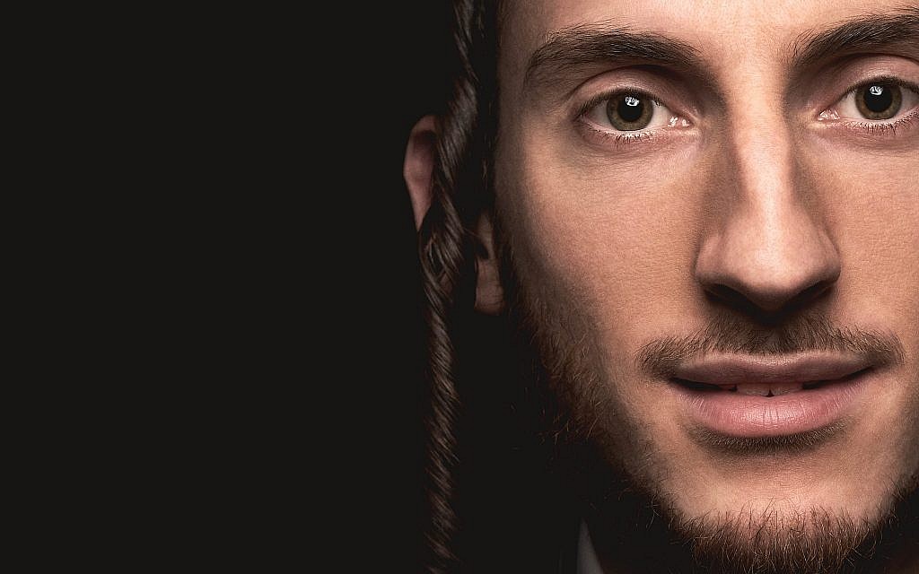Belz Hasid singer Shulem Lemmer was signed to major record label, Universal Music Group, June 2018. (Edward Daniel) Belz Hasid singer Shulem Lemmer was signed to major record label, Universal Music Group, June 2018. (Edward Daniel)