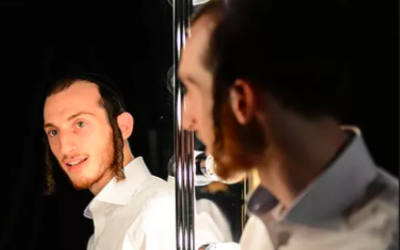 Shulem Lemmer, a Belz Hasid, just signed a record deal with a label at Universal Music. (Courtesy, Shulem Lemmer official website)