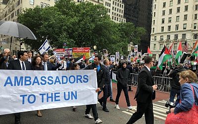 Israel Ambassador to the United Nations Danny Danon (l) and other ambassadors to the UN. (Israel delegation to UN)