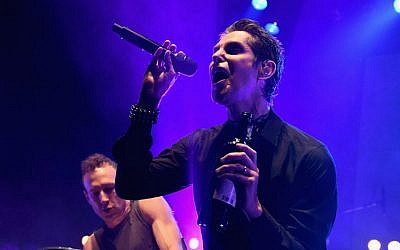 Perry Farrell performing at the Hollywood Palladium in Los Angeles, Dec. 8, 2017. (Emma McIntyre/Getty Images for Rhonda’s Kiss via JTA)
