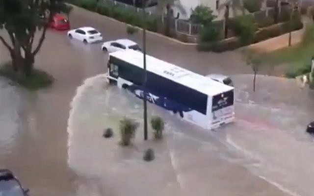 Flooding in Sderot on June 13, 2018. (screen capture: Twitter/Hadashot/Robby Pereg) Flooding in Sderot on June 13, 2018. (screen capture: Twitter/Hadashot/Robby Pereg)