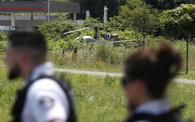 This picture taken on July 1, 2018 in Gonesse, north of Paris shows a French helicopter Alouette II abandoned by French armed robber Redoine Faid after his escape from prison in Reau. (AFP/ GEOFFROY VAN DER HASSELT) This picture taken on July 1, 2018 in Gonesse, north of Paris shows a French helicopter Alouette II abandoned by French armed robber Redoine Faid after his escape from prison in Reau. (AFP/ GEOFFROY VAN DER HASSELT)