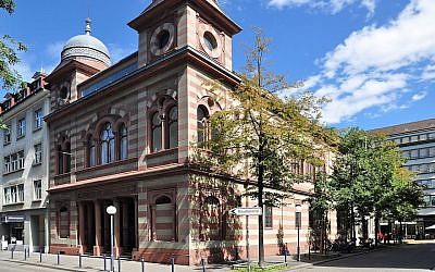 A view of the Lowenstrasse synagogue in Zurich. (Wikimedia Commons via JTA)