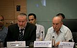 Nissan Slomiansky (r), head of the Constitution, Law, and Justice, Committee and Attorney General Avichai Mandelblit in the Knesset on June 25, 2018. (Yonatan Sindel/ Flash90)