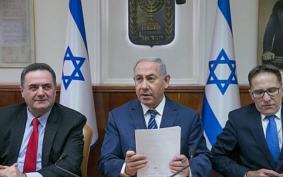 Prime Minister Benjamin Netanyahu at the weekly cabinet meeting at the Prime Minister's Office in Jerusalem on July 1, 2018. (Ohad Zwigenberg/Pool)