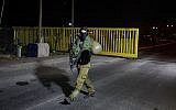 Israeli security forces at the scene of a stabbing attack in the West Bank settlement of Adam, July 26, 2018 (Hadas Parush/Flash90)