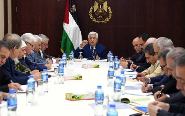 Mahmoud Abbas, center, addressing a Fatah Central Committee meeting in Ramallah on July 8, 2018. (Wafa)