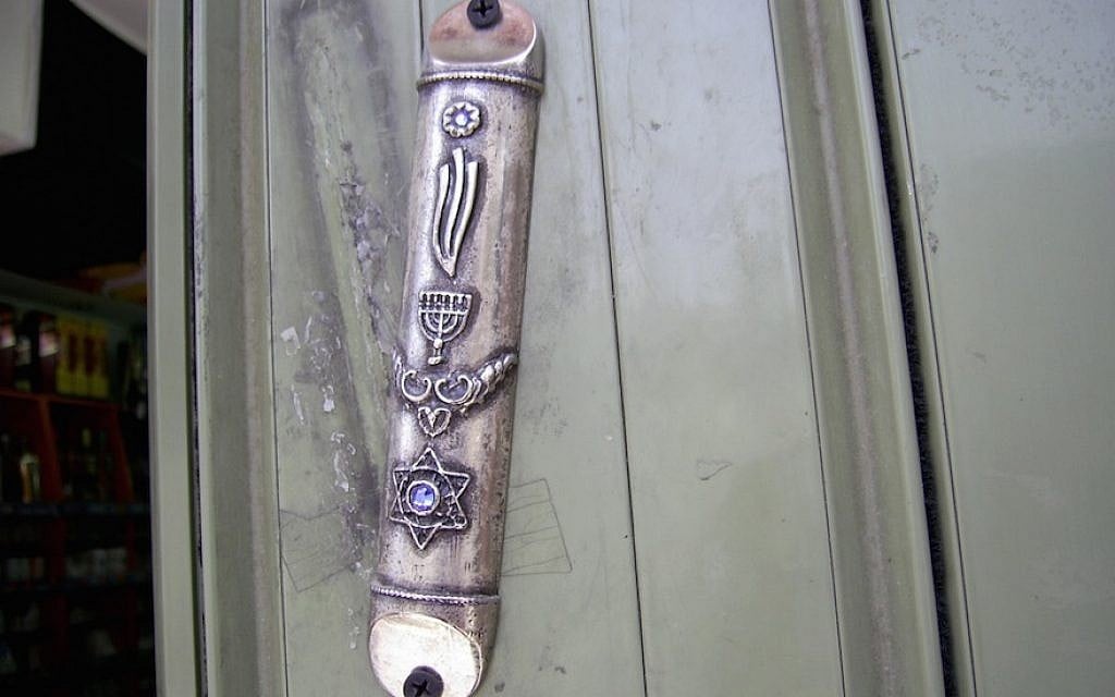 Mezuzahs stolen from Toronto apartment building for second time in weeks