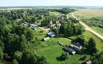 An aerial view of the town of Lyubavichi in the Smolensk Oblast region, Russia on July 18, 2011. (CC-BY-SA-3.0 Vimpel/Wikipedia)
