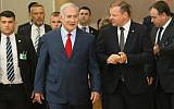 Israeli Prime Minister Benjamin Netanyahu, left, and his Lithuanian counterpart Saulius Skvernelis arrive to address a press conference in Vilnius, Lithuania, on August 23, 2018. (AFP/ Petras Malukas)