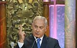 Prime Minister Benjamin Netanyahu speaks, visiting the the Choral Synagogue in Vilnius, on August 26, 2018. (AFP PHOTO / Petras Malukas)
