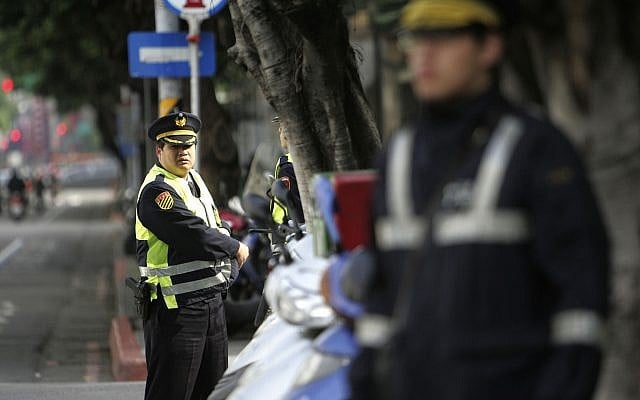 Illustrative: Taiwanese police officers in Taipei, March 26, 2009. (AP Photo/Wally Santana)