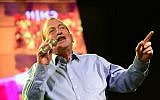 Tel Aviv Mayor Ron Huldai speaks during a concert at Rabin Square in Tel Aviv on May 14, 2018. (Tomer Neuberg/Flash90)