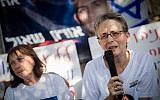 Leah Goldin (r), mother of late Israeli soldier Hadar Goldin, and Zehava Shaul, mother of late Israeli soldier Oron Shaul, whose bodies are held by Hamas in Gaza, seen at a press conference ahead of the cabinet meeting outside the prime minister's residence in Jerusalem, August 5, 2018. (Yonatan Sindel/Flash90)