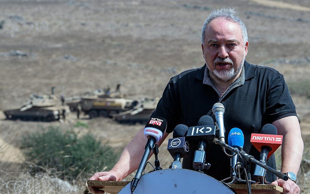 Defense Minister Avigdor Liberman tours an army drill in northern Israel on August 7, 2018. (Basel Awidat/Flash90)