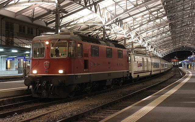 Illustrative image of a train at Lausanne station in Switzerland. (CC BY-SA NAC — Travail personnel, Wikimedia Commons) Illustrative image of a train at Lausanne station in Switzerland. (CC BY-SA NAC — Travail personnel, Wikimedia Commons)