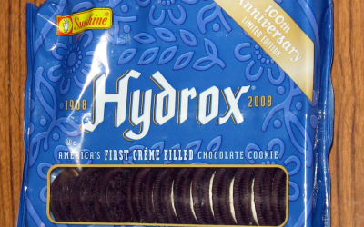 On the 100th anniversary of Hydrox in 2008, Kellogg’s briefly resumed distribution of the original sandwich cookie under the Sunshine label. (Wikimedia Commons)