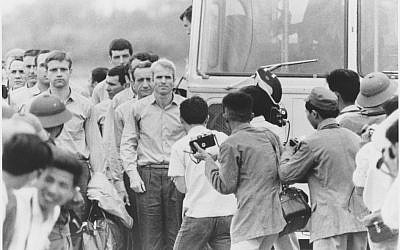 Photograph: McCain waiting for the rest of the group to leave the bus at airport after being released as POW
Record Group 428
General Records of the Department of the Navy, 1947-2004
Citation: 428-GX Box 262 N 11556665
Rediscovery #10473
10473_2007_001