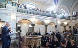 Prime Minister Benjamin Netanyahu speaks in Vilnius's Choral Synagogue on August 26, 2018. (Amos Ben-Gershom/GPO)