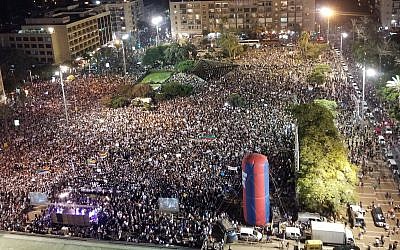Tens of thousands participate in a Druze-led protest in Tel Aviv against the Jewish nation-state law, on August 4, 2018. (Adam Rasgon/Times of Israel)