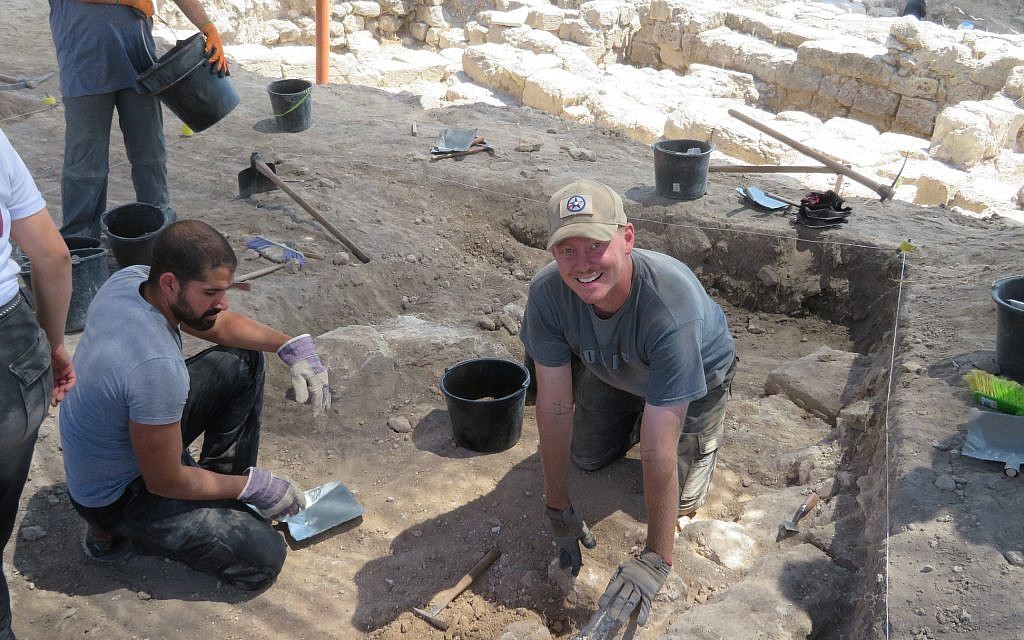 American Veterans Archaeological Recovery co-founder Stephen Humphreys (right) at the Beth She'arim Excavation, August 2018. (courtesy)