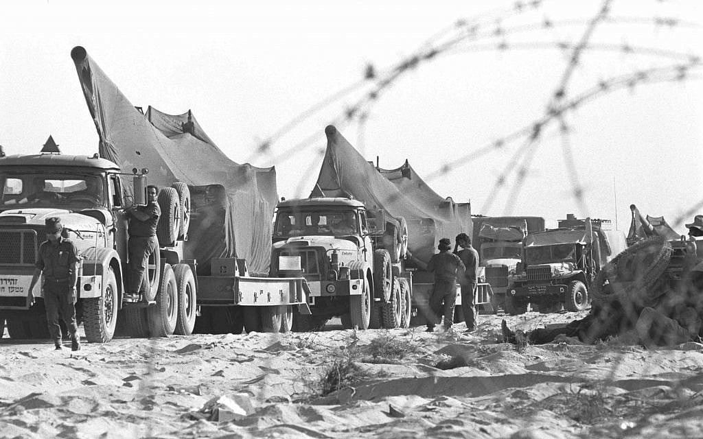 Israeli military vehicles take positions on the Sinai Peninsula during the start of the Yom Kippur War, on October 6, 1973. (Avi Simhoni/Bamahane/Defense Ministry Archives)