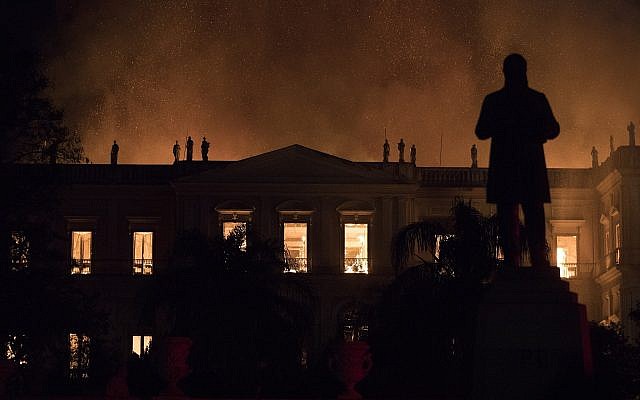 Flames engulf the 200-year-old National Museum of Brazil, in Rio de Janeiro, Sunday, Sept. 2, 2018. (AP Photo/Leo Correa) Flames engulf the 200-year-old National Museum of Brazil, in Rio de Janeiro, Sunday, Sept. 2, 2018. (AP Photo/Leo Correa)