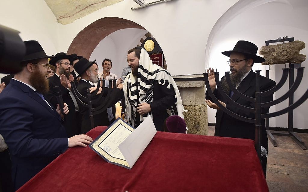 From left: Rabbis Slomo Koves, Benjamin Jacobs, Asher Faith, and Baruch Oberlander, at the dedication of the prayer space in the Medieval Jewish Prayer House in Budapest, September 6, 2018. (Márton Merész)
