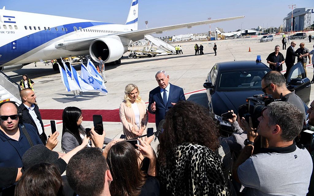 Prime Minister Benjamin Netanyahu speaks to reporters at Ben Gurion Airport on September 25, 2018, before boarding a flight to New York for the United Nations General Assembly. (Avi Ohayun/GPO)