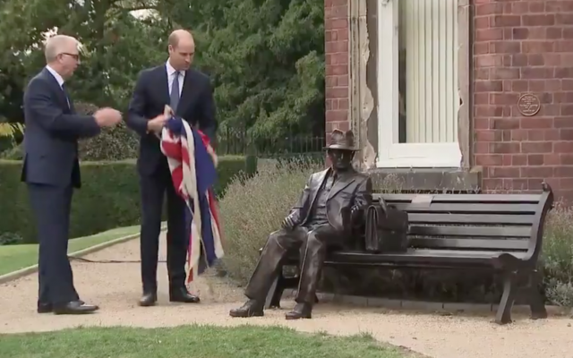 Britain’s Prince William unveils a statue of Frank Foley, a British spy who helped save thousands of Jews from the Nazis during the Holocaust, September 18, 2018 (YouTube screenshot) Britain’s Prince William unveils a statue of Frank Foley, a British spy who helped save thousands of Jews from the Nazis during the Holocaust, September 18, 2018 (YouTube screenshot)