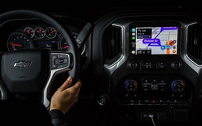 Illustration: An image of the Waze app integrated on the Apple CarPlay of a Chevrolet Silverado vehicle (Courtesy)