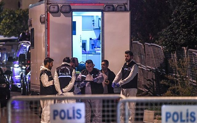 Turkish forensics and police officers arrive to the Saudi Arabia's consulate in Istanbul on October 15, 2018, to search the premises in the investigation over missing Saudi journalist Jamal Khashoggi. (OZAN KOSE / AFP) Turkish forensics and police officers arrive to the Saudi Arabia's consulate in Istanbul on October 15, 2018, to search the premises in the investigation over missing Saudi journalist Jamal Khashoggi. (OZAN KOSE / AFP)