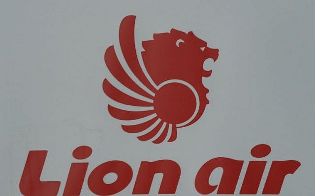 This file picture taken on March 18, 2013 shows the logo for Lion Air, Indonesia's largest private carrier, displayed in Jakarta. (Photo by Adek BERRY / AFP)