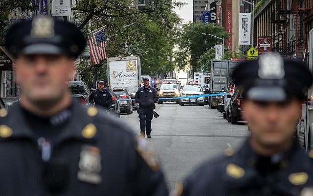 Law enforcement officials respond to a suspicious package at a US Post Office facility at 52nd Street and 8th Avenue in Manhattan, October 26, 2018 in New York City. (Drew Angerer/Getty Images/AFP) Law enforcement officials respond to a suspicious package at a US Post Office facility at 52nd Street and 8th Avenue in Manhattan, October 26, 2018 in New York City. (Drew Angerer/Getty Images/AFP)