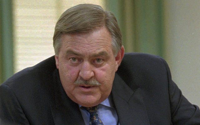 Ex-Foreign Minister Pik Botha at a news conference in Cape Town Wednesday May 15 1996 (AP Photo / Sasa Kralj) Ex-Foreign Minister Pik Botha at a news conference in Cape Town Wednesday May 15 1996 (AP Photo / Sasa Kralj)