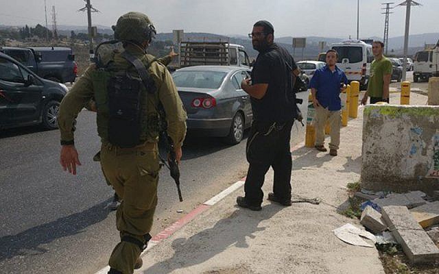 Israeli troops arrive to the scene of a stabbing attack in the northern West Bank on October 11, 2018. (Meir Amrani) Israeli troops arrive to the scene of a stabbing attack in the northern West Bank on October 11, 2018. (Meir Amrani)