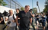Former IDB Group chairman Nochi Dankner arrives at the Ma'asiyahu Prison in Lod to serve his three year sentence on October 2, 2018. (Flash90)