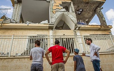 Damage to a Beersheba home hit by a rocket on October 17, 2018. (Flash90)