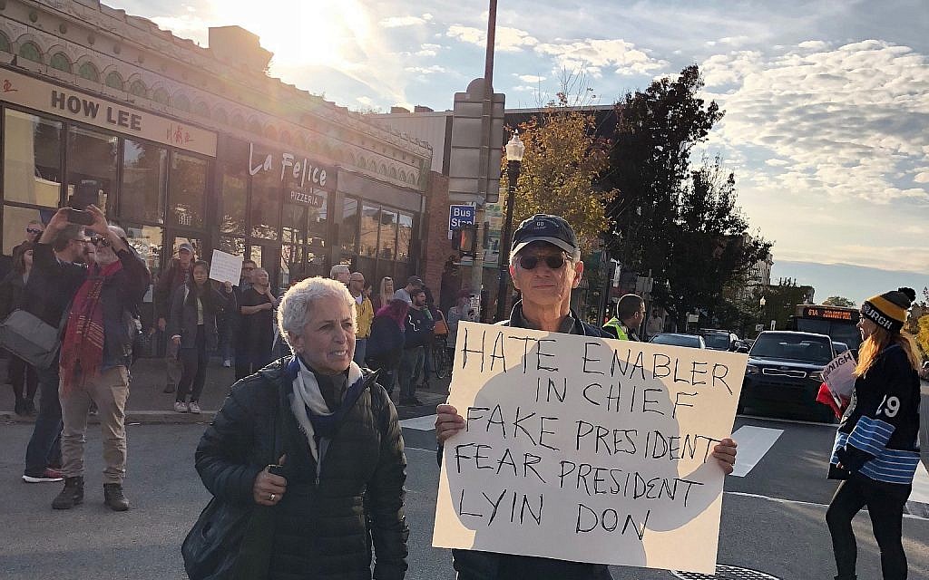 At the October 30, 2018, anti-Trump march, 'Pittsburgh Loves All Our Neighbors.' (Amanda Borschel-Dan/Times of Israel)