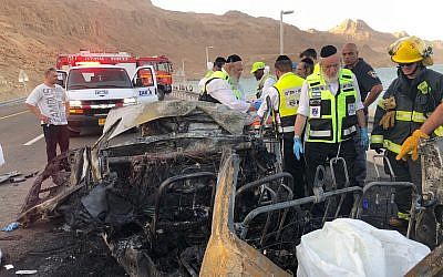 Emergency workers from ZAKA at the scene of a deadly head-on collision on Route 90 near the Dead Sea on October 30, 2018. (ZAKA)