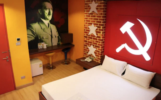 A photo of the 'Communist' room at the Villa Love Hotel in Bangkok, Thailand. (Twitter via JTA)