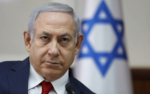 Prime Minister Benjamin Netanyahu attends the weekly cabinet meeting in Jerusalem, on November 18, 2018 (ABIR SULTAN / POOL / AFP)