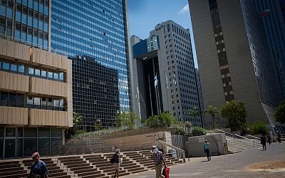 People walk by the Israel Diamond Exchange in Ramat Gan, June 23, 2015. (Miriam Alster/Flash90)