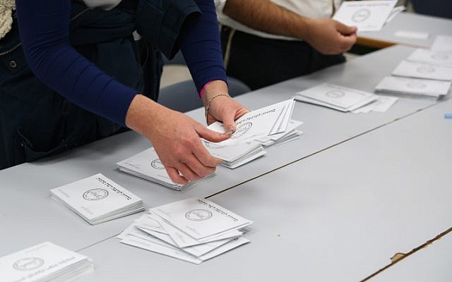Illustrative: Vote counting in the municipal elections on October 30, 2018 (David Cohen/Flash90)