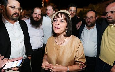 Aliza Bloch celebrates with supporters on November 1, 2018. (Yaakov Lederman/Flash90)