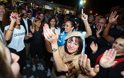 New Beit Shemesh Mayor Aliza Bloch celebrates with supporters as the results from the municipal elections are announced on November 1, 2018. (Yaakov Lederman/Flash90)
